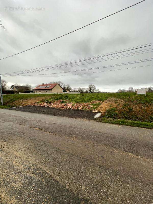 Terrain à L'ABERGEMENT-SAINTE-COLOMBE