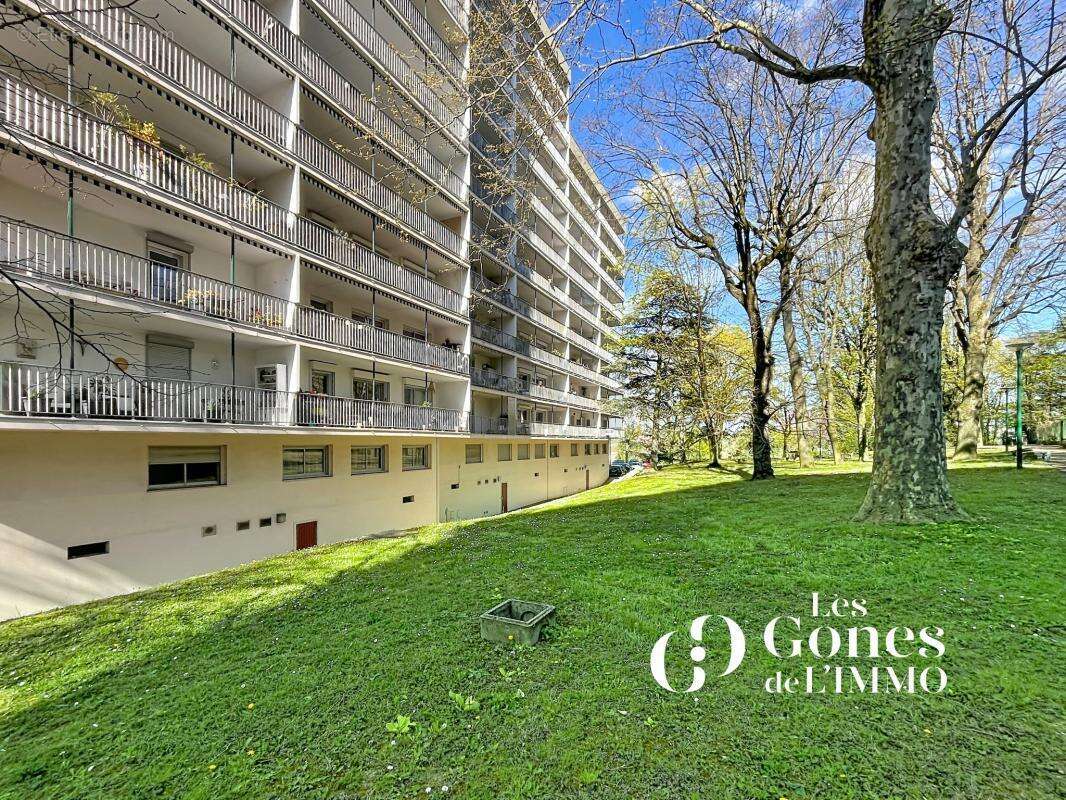 Appartement à LYON-9E