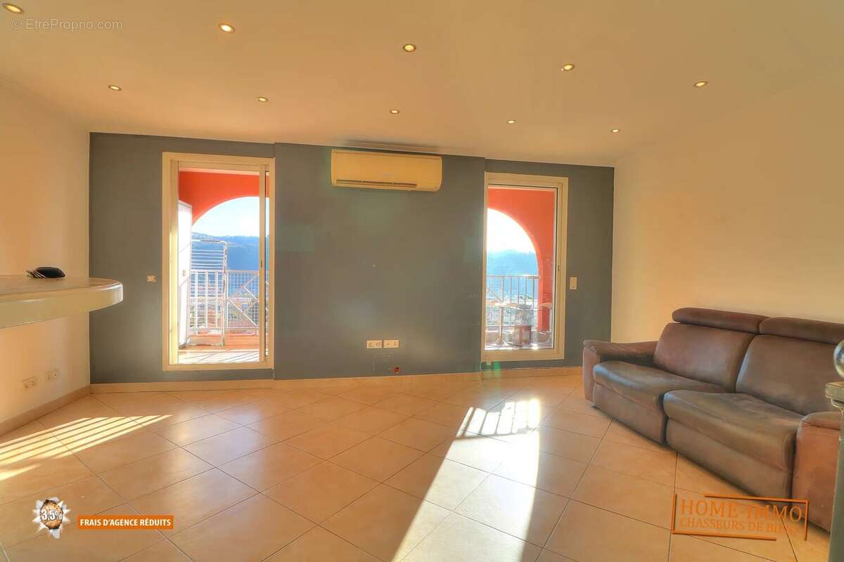 Appartement à CARROS