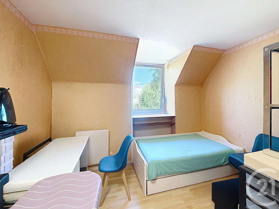 Maison 138 m² à Savigny-Le-Temple  - photo 13