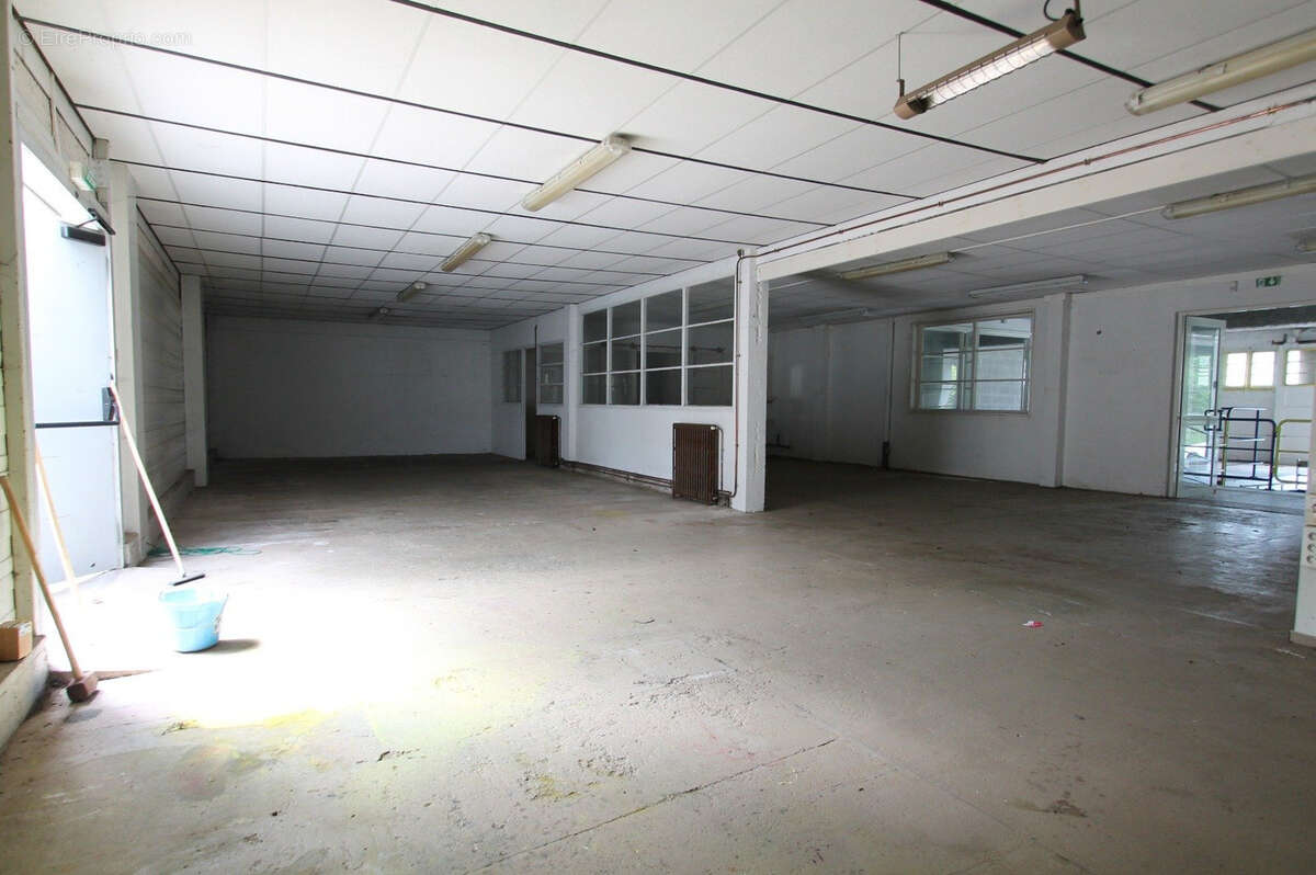 local commercial de 550 m2 avec 500 m2 de cour BOULOGNE SUR MER - photo 3