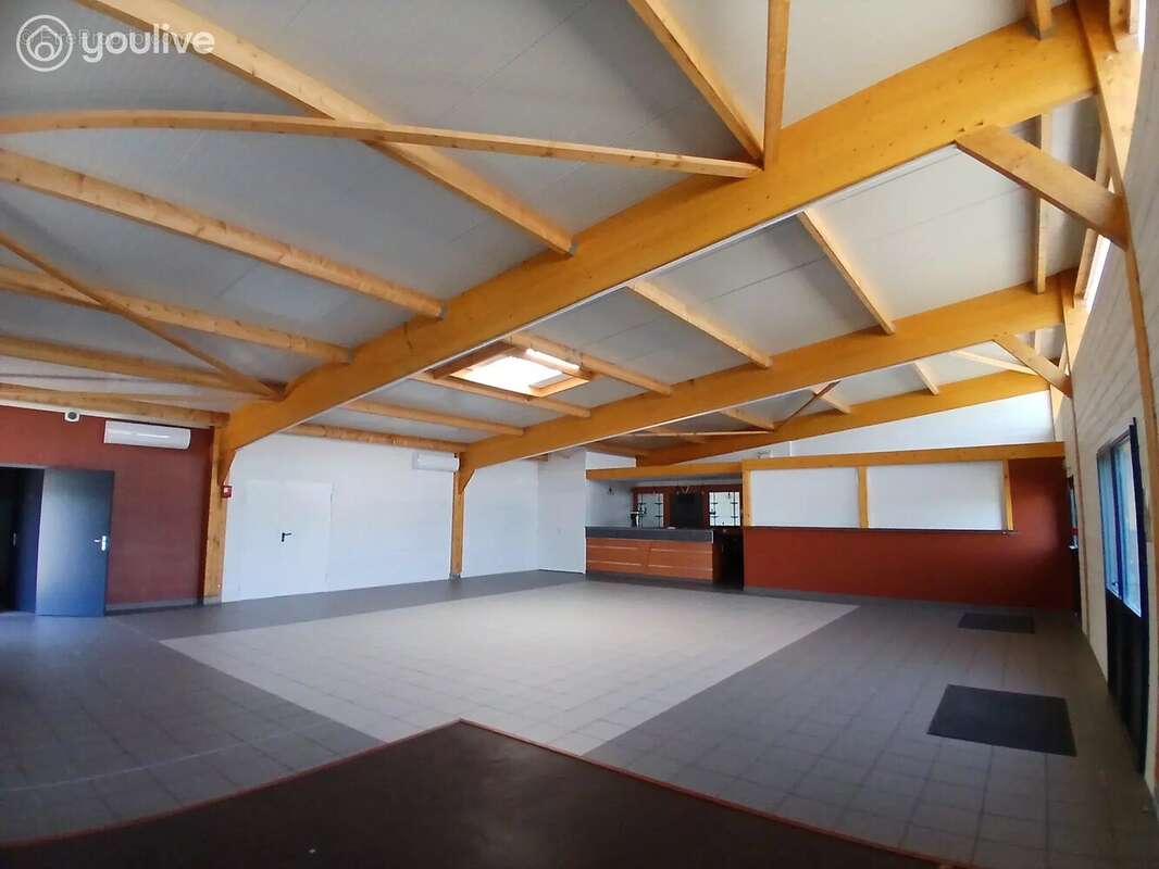 Ensemble immobilier d'activité de 770 m² avec revenu locatif immédiat – Terrain clos de 2 300 m² - photo 9