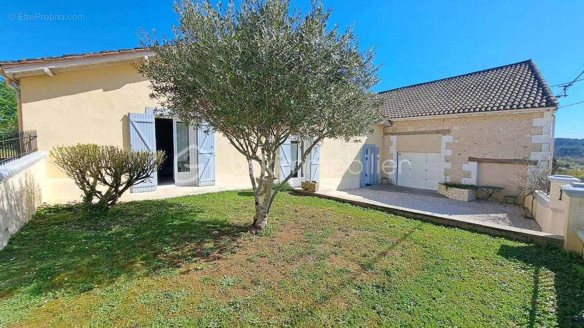 Maison à NEUVIC