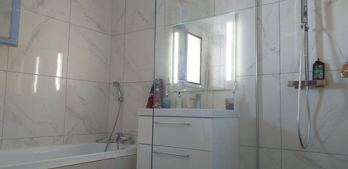 Maison à SAINT-NICOLAS-DE-LA-GRAVE