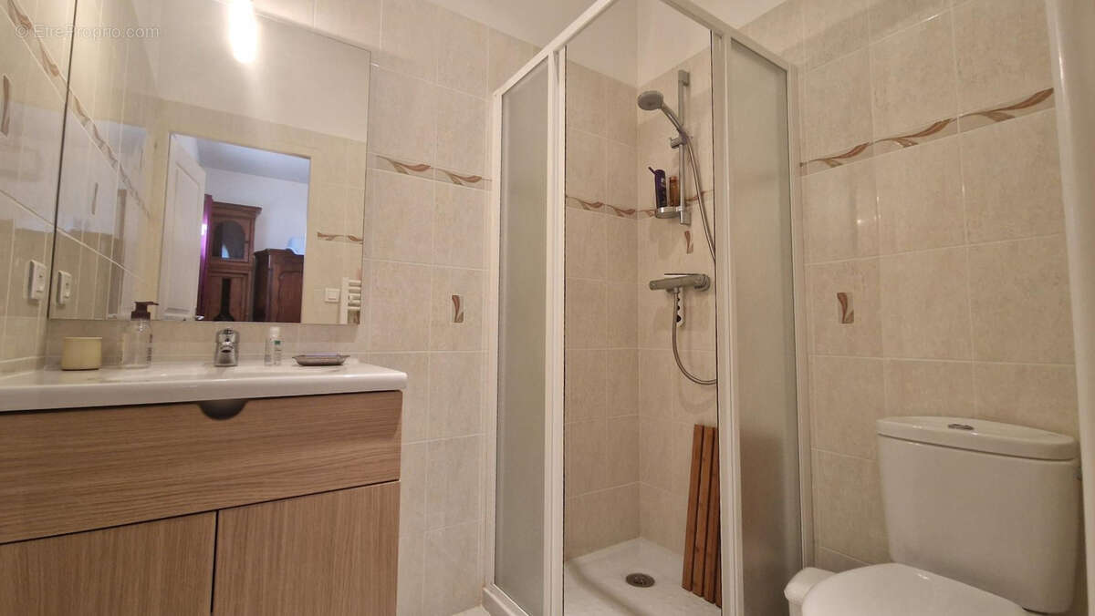 Maison à SAINTE-CECILE-LES-VIGNES