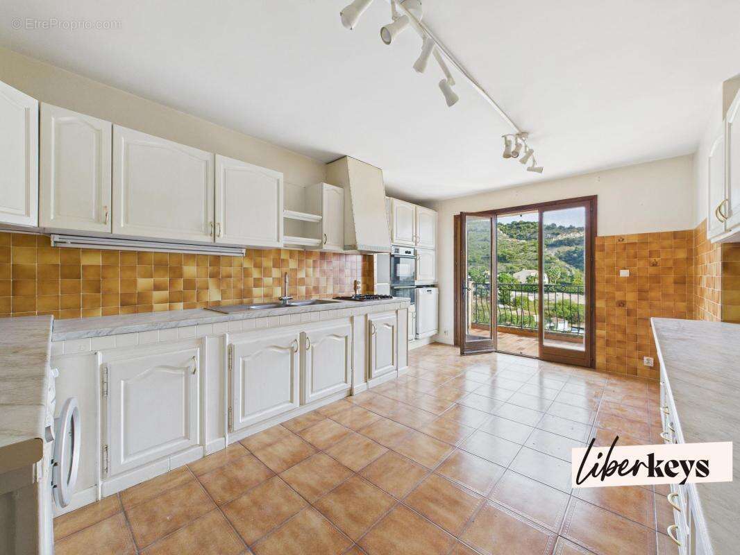 Èze – Vue mer panoramique, dernier étage de villa – 118 m² + 60 m² de terrasse - photo 6