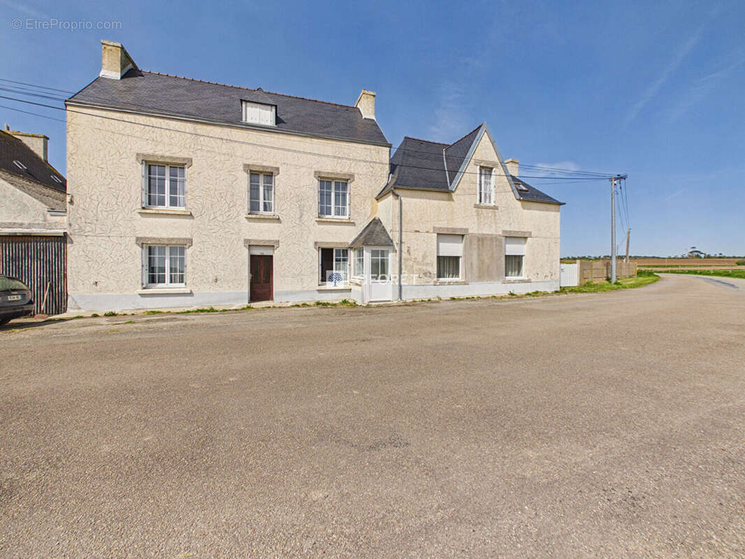 Maison Plozevet 9 pièces 232 m2 - photo 3