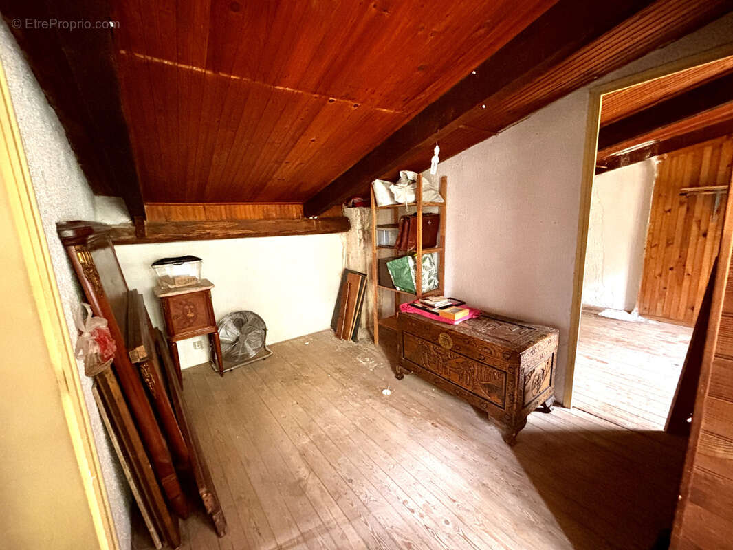 Maison à SAINT-JULIEN