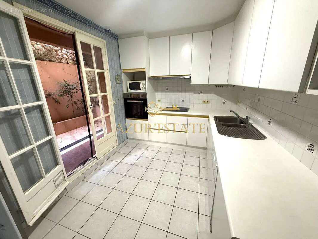 Appartement à ROQUEBRUNE-CAP-MARTIN