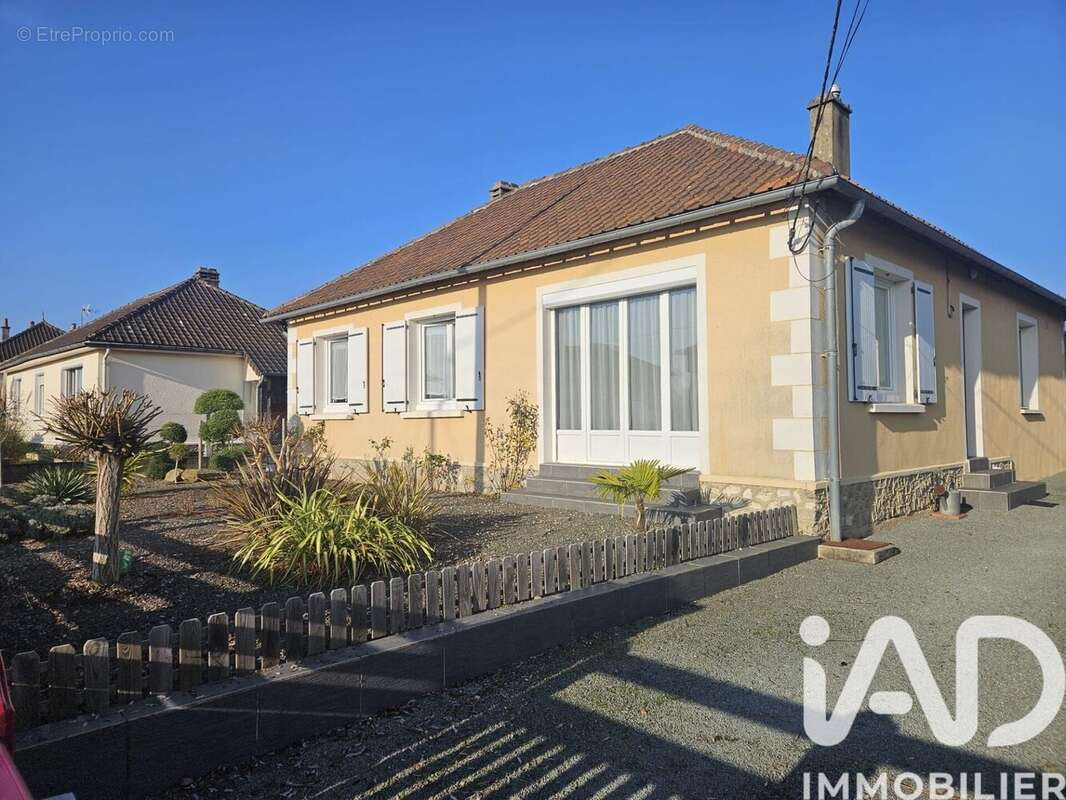 Maison 146 m² à Vaas  - photo 3