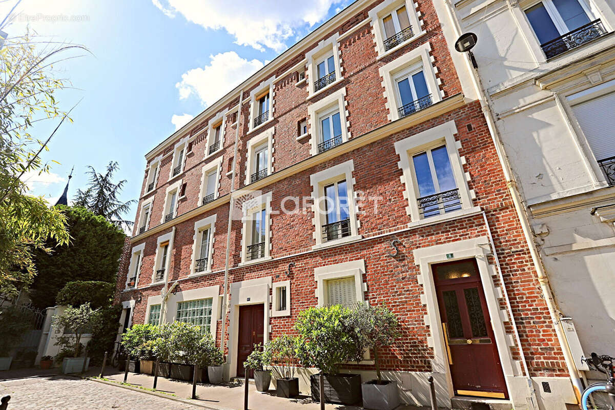 Appartement à PARIS-14E