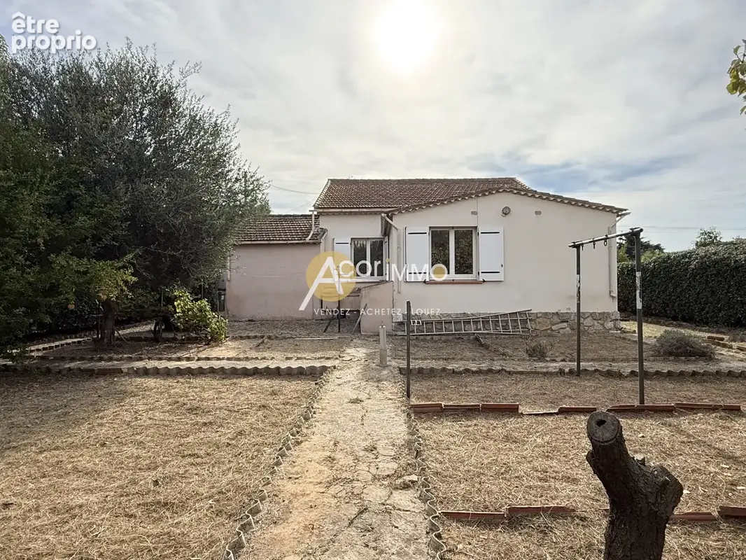 Maison de plain pieds 95m2 avec garage sur 685 m2 de terrain, Six Fours les Plages - photo 4