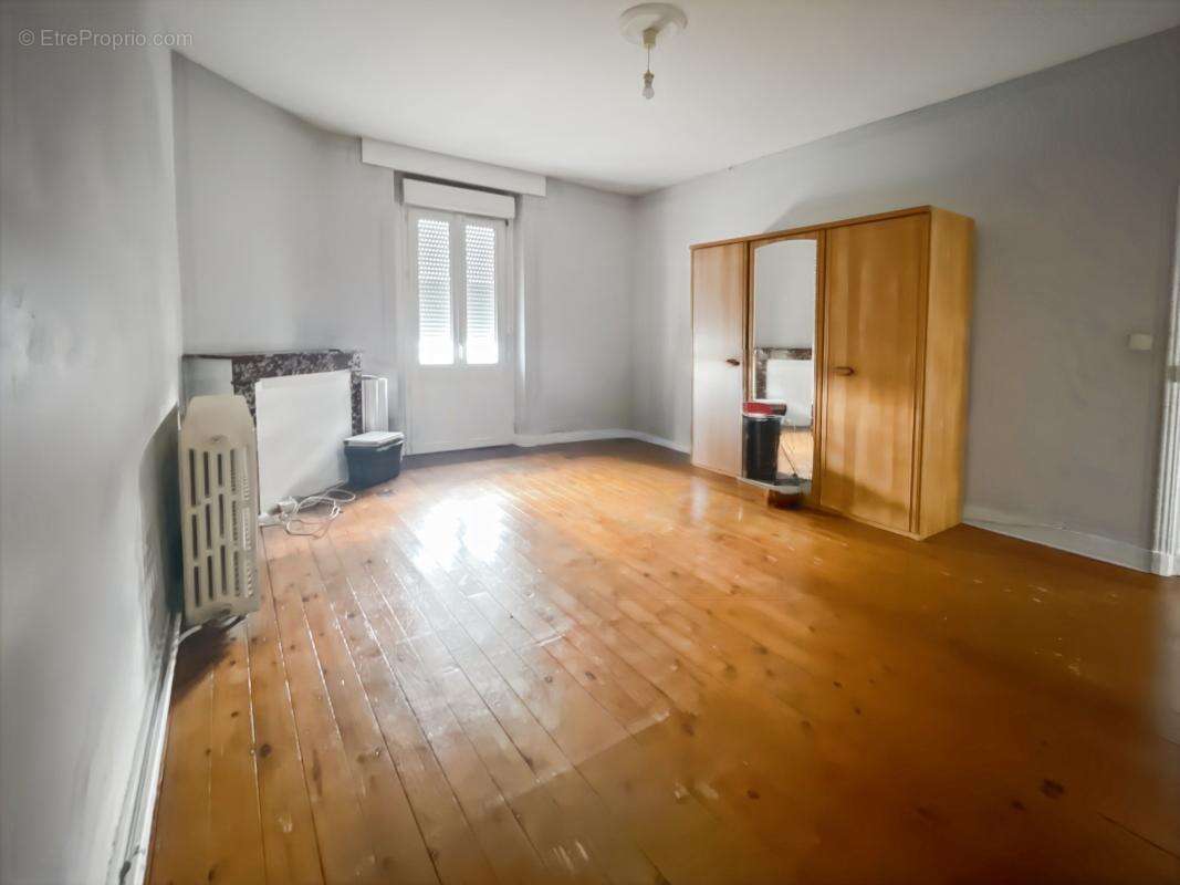 Maison à SAINT-ASTIER