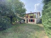 Maison à SAINT-YZAN-DE-SOUDIAC