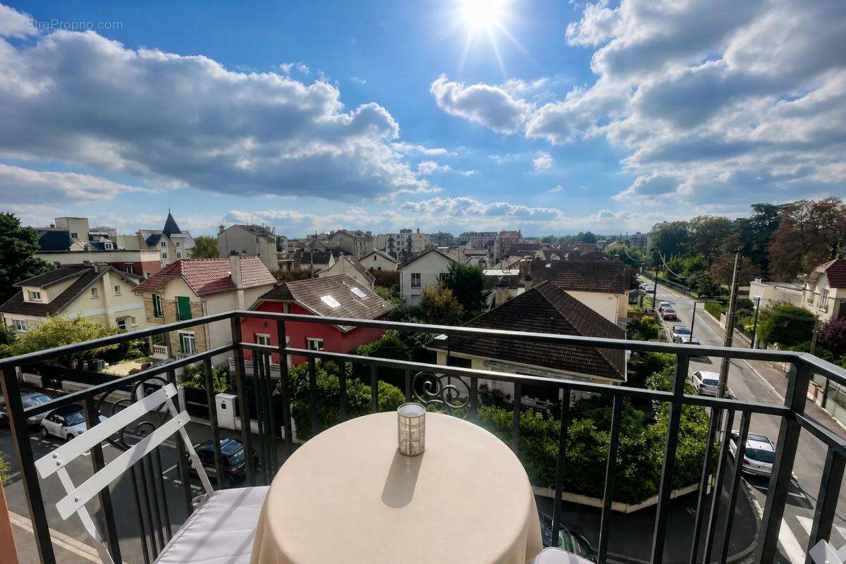 Appartement à SARTROUVILLE