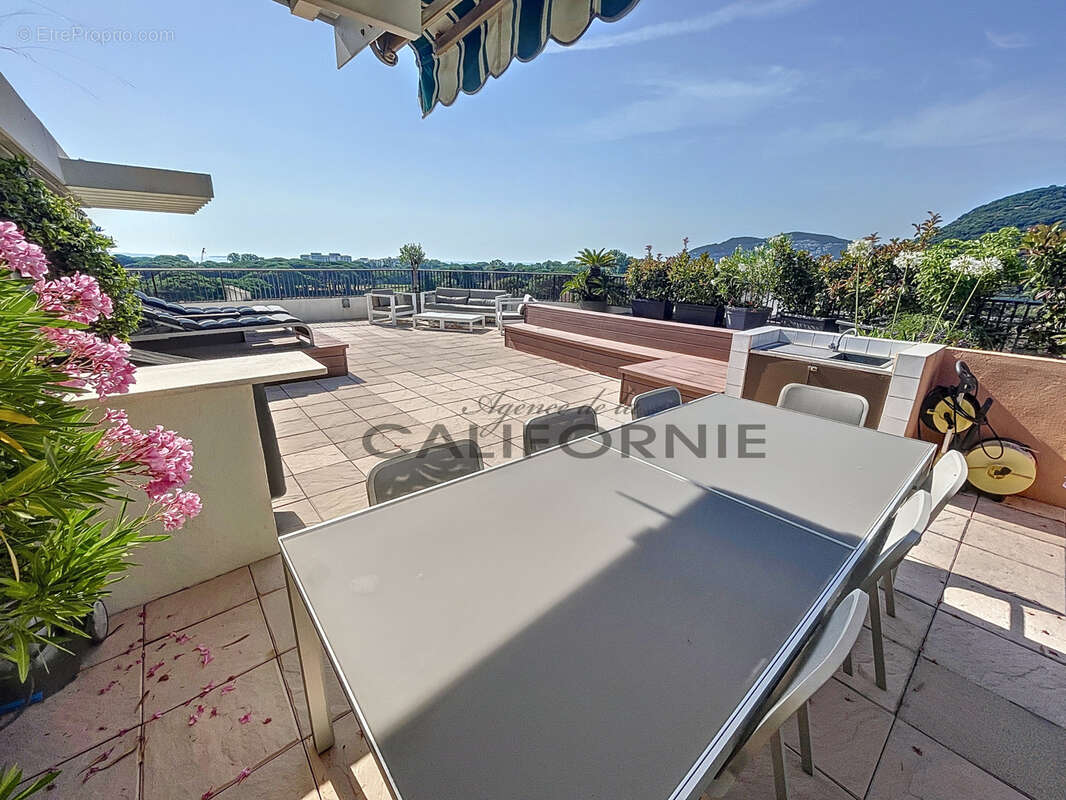 Appartement à MANDELIEU-LA-NAPOULE