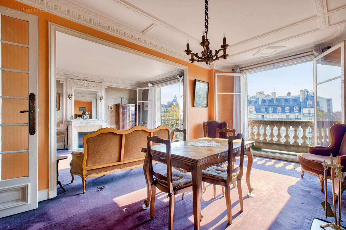 Appartement à PARIS-11E