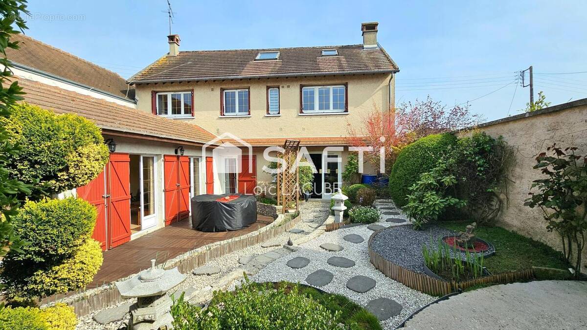 Photo 1 - Maison à NEAUPHLE-LE-VIEUX