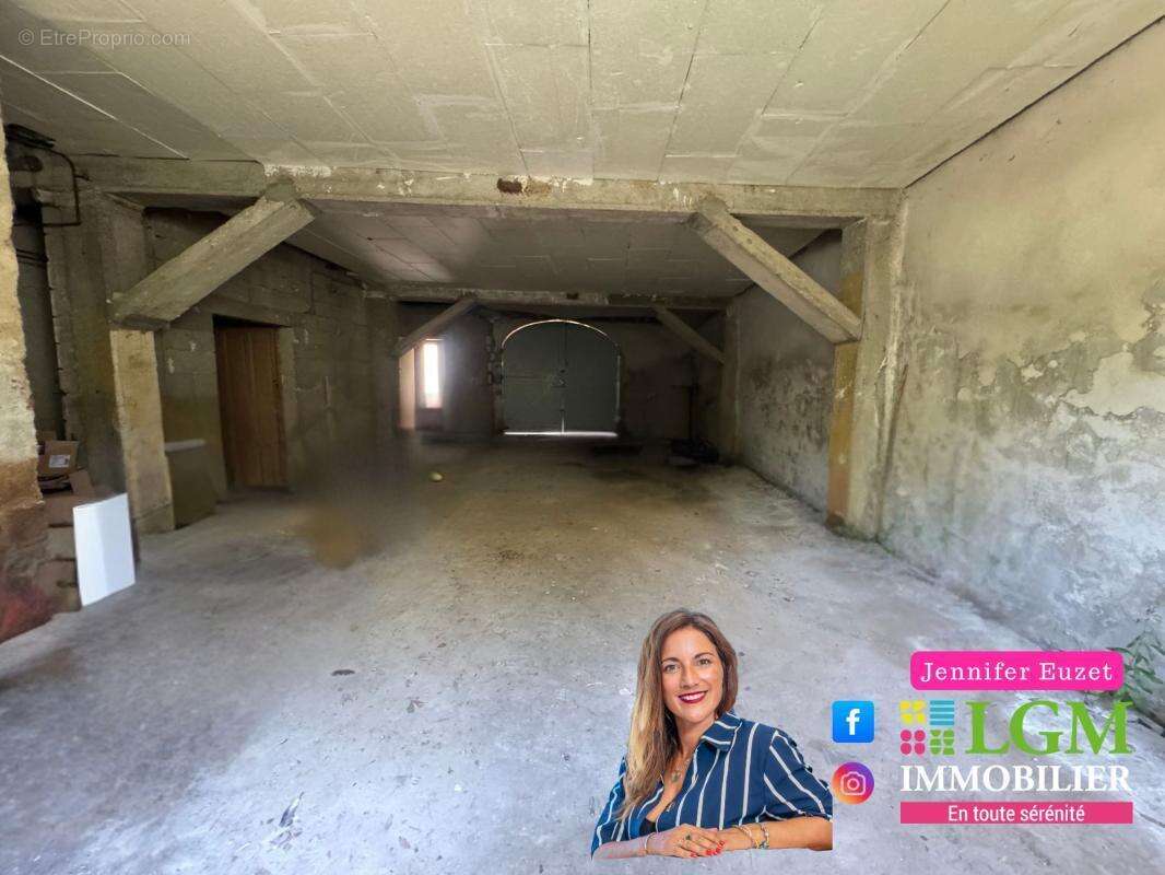 Appartement à LUNEL-VIEL