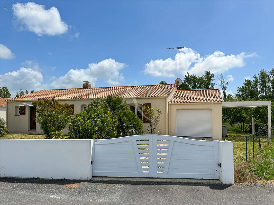 Maison à LE PERRIER