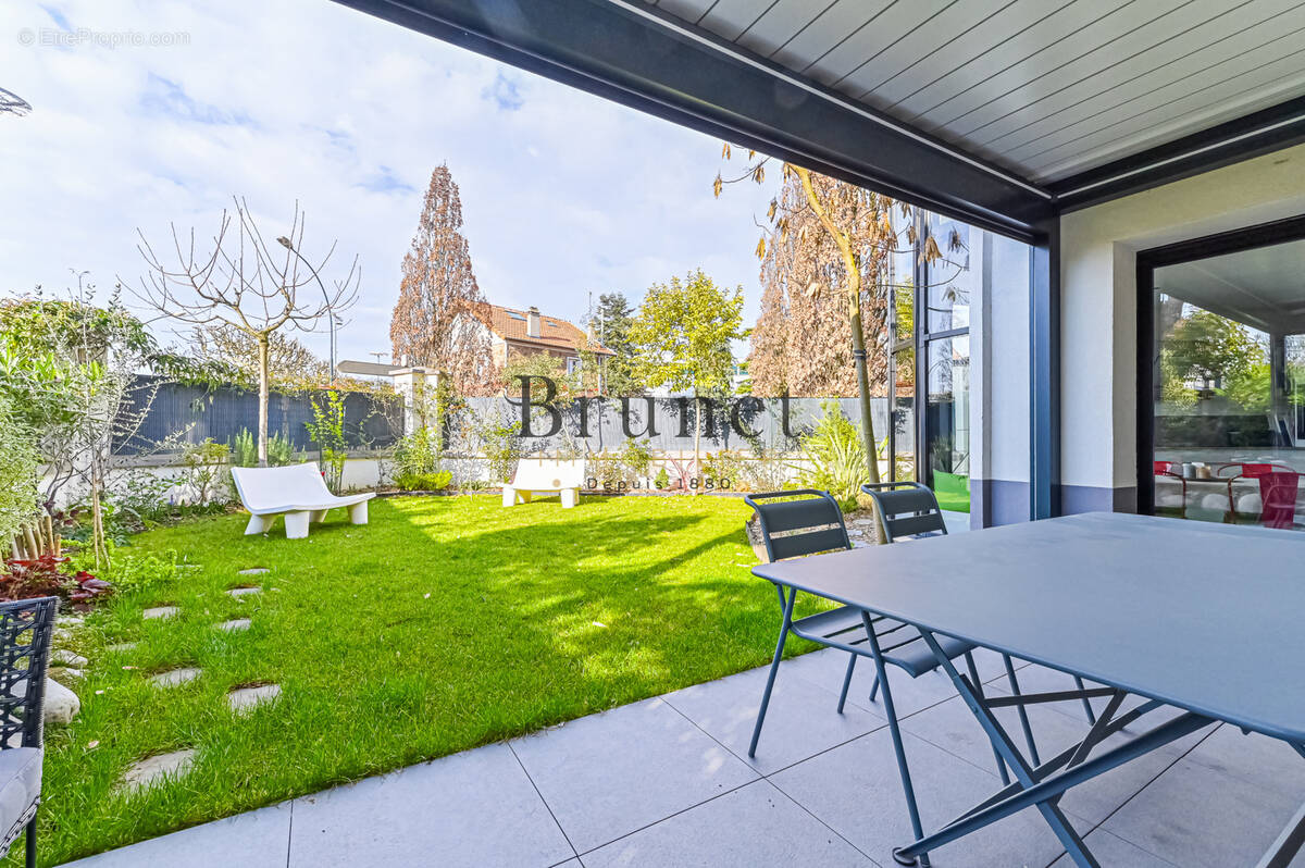 Appartement à SAINT-MAUR-DES-FOSSES