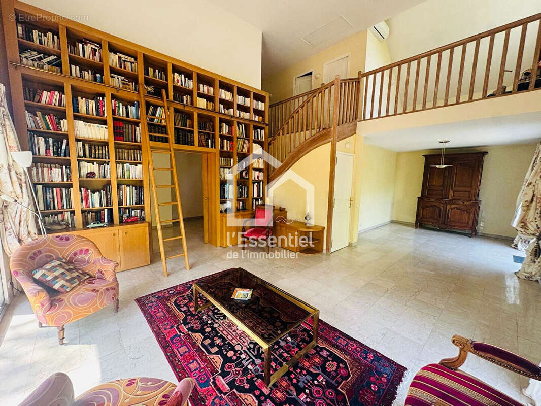 Maison à VERNEUIL-SUR-SEINE