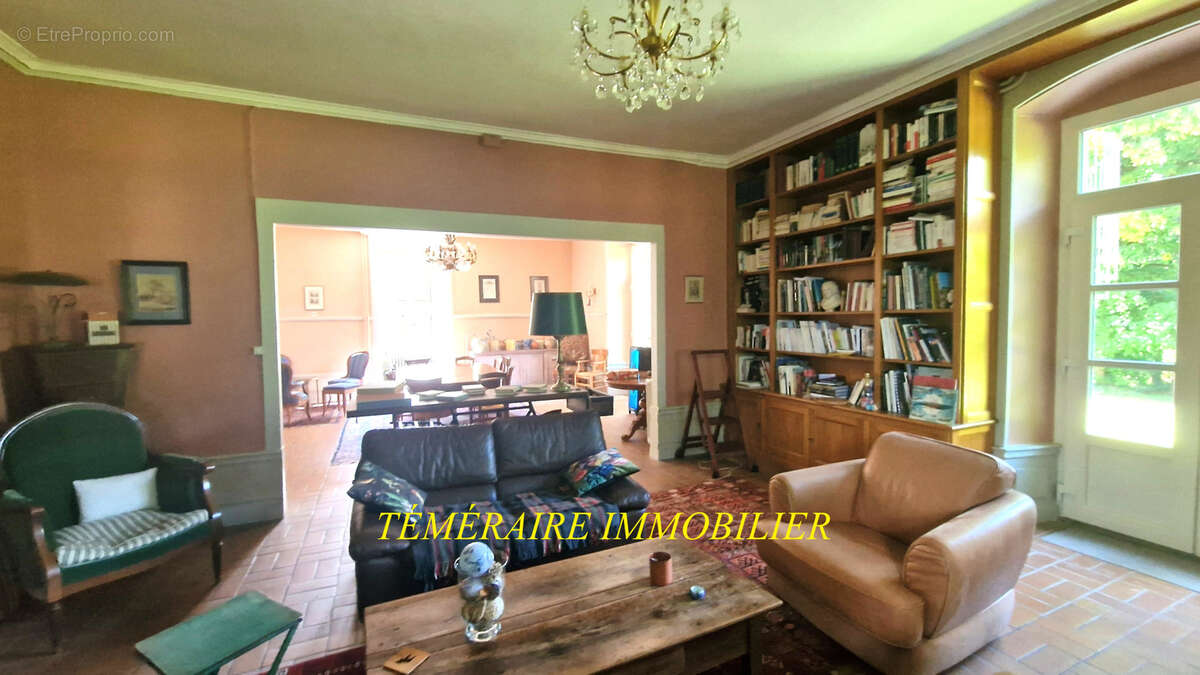 A 15 mn de Champagnole - Propriété du 18ème siècle de 570m2 - photo 13