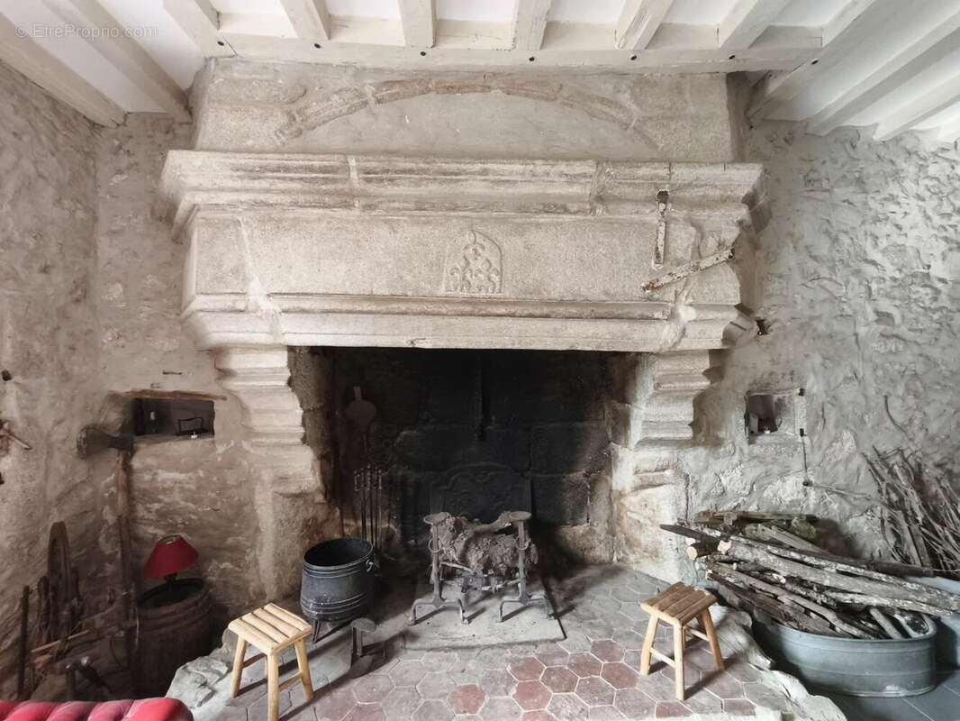 Domaine de Campagne Élégant du XIIIe Siècle avec Bois, Camping & Dépendances - photo 8