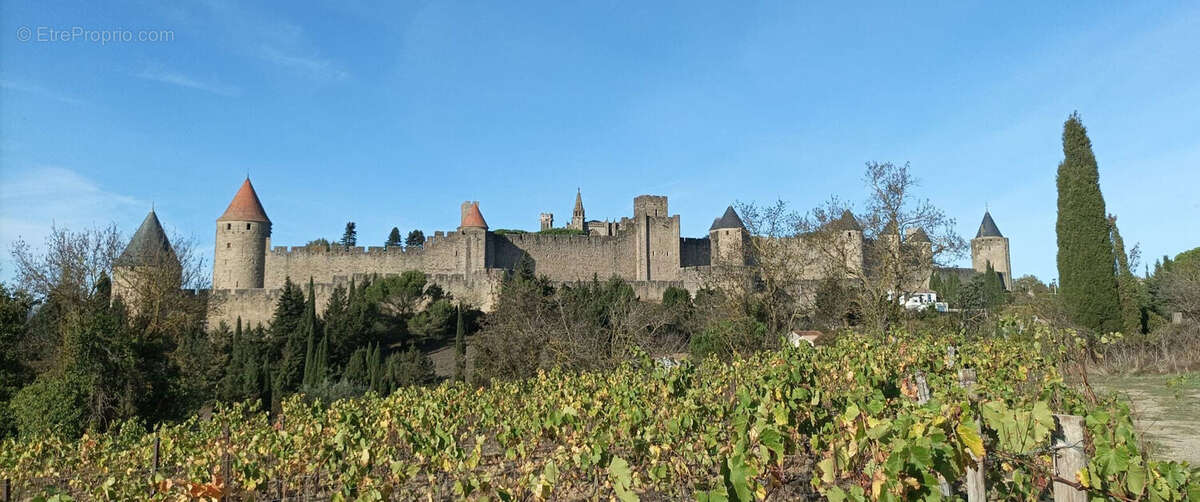 Parking à CARCASSONNE