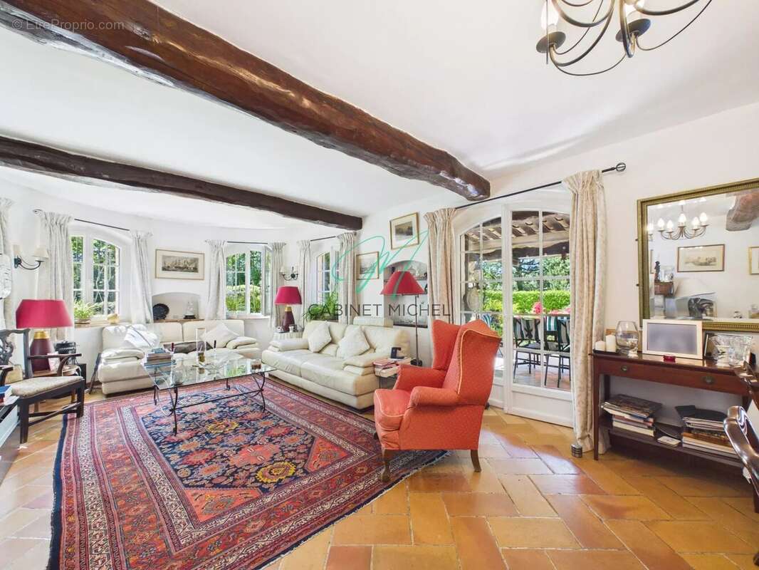 Maison à ROQUEFORT-LES-PINS