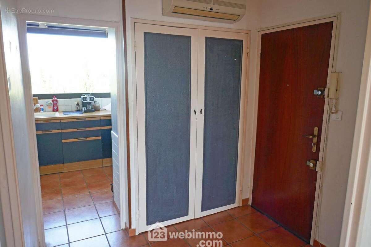 Appartement 73 m² à Arles  - photo 6