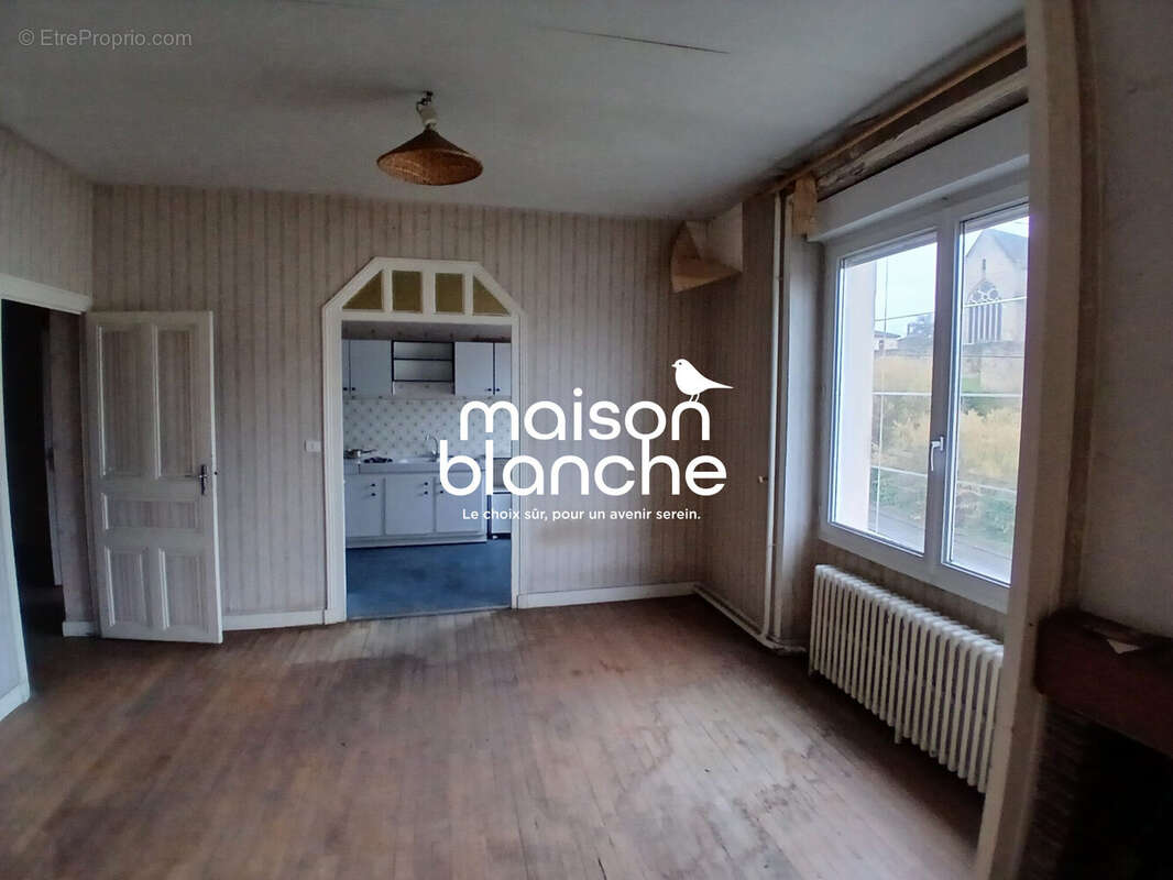 Appartement 246 m² à Parthenay  - photo 7