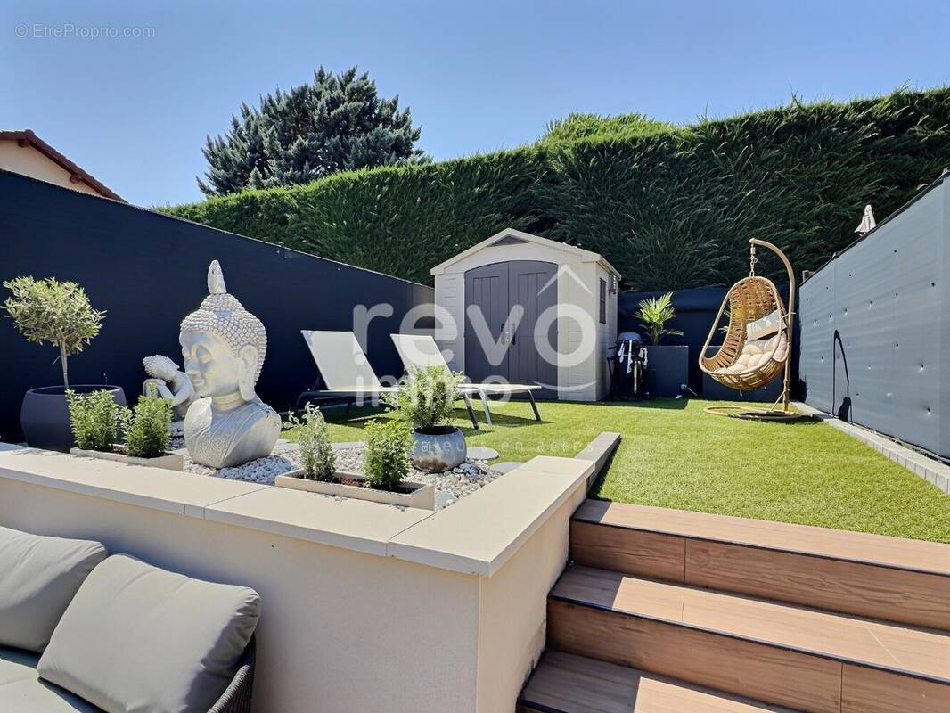 Duplex de 93m2 avec jardins et stationnements - photo 2