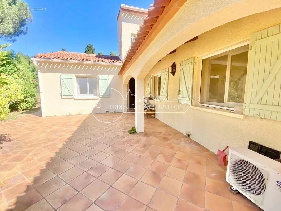 Maison à VILLEMOLAQUE