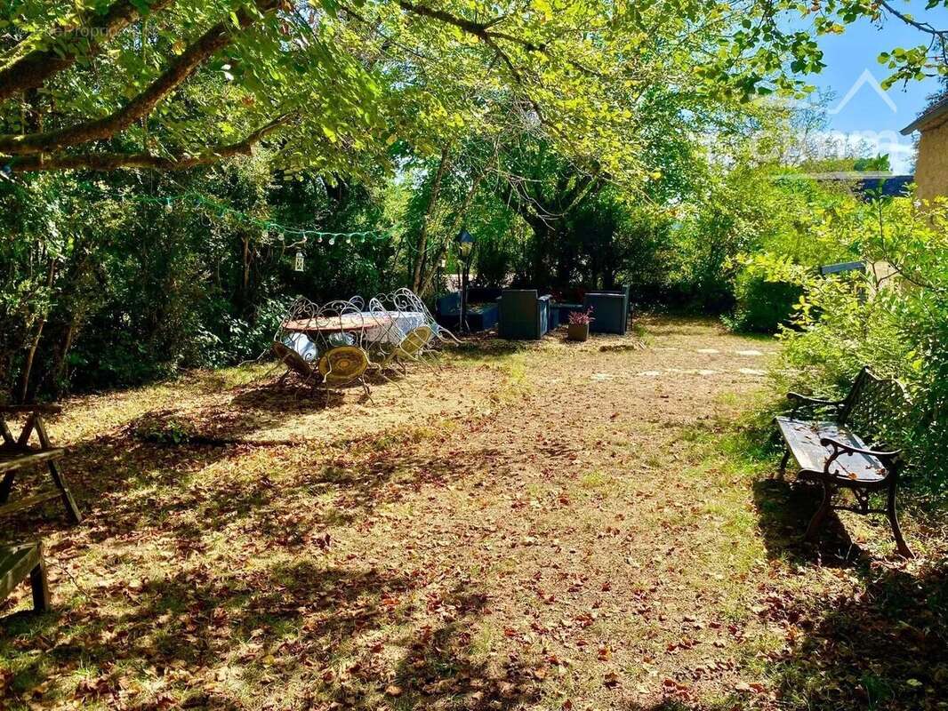 Maison à CARSAC-AILLAC