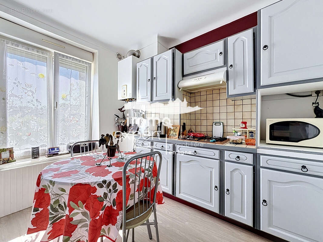 Appartement à MIRECOURT