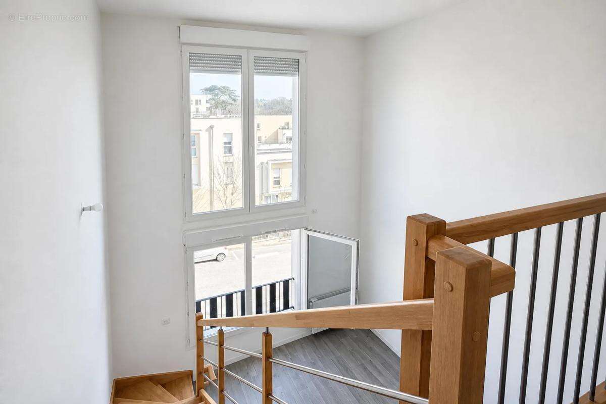 Charmant studio avec mezzanine à Poissy - photo 3