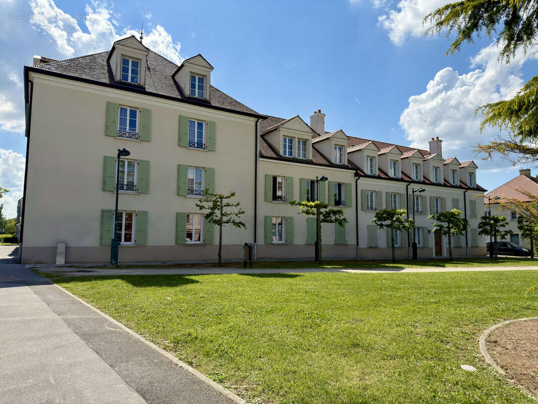 Appartement à BAILLY-ROMAINVILLIERS