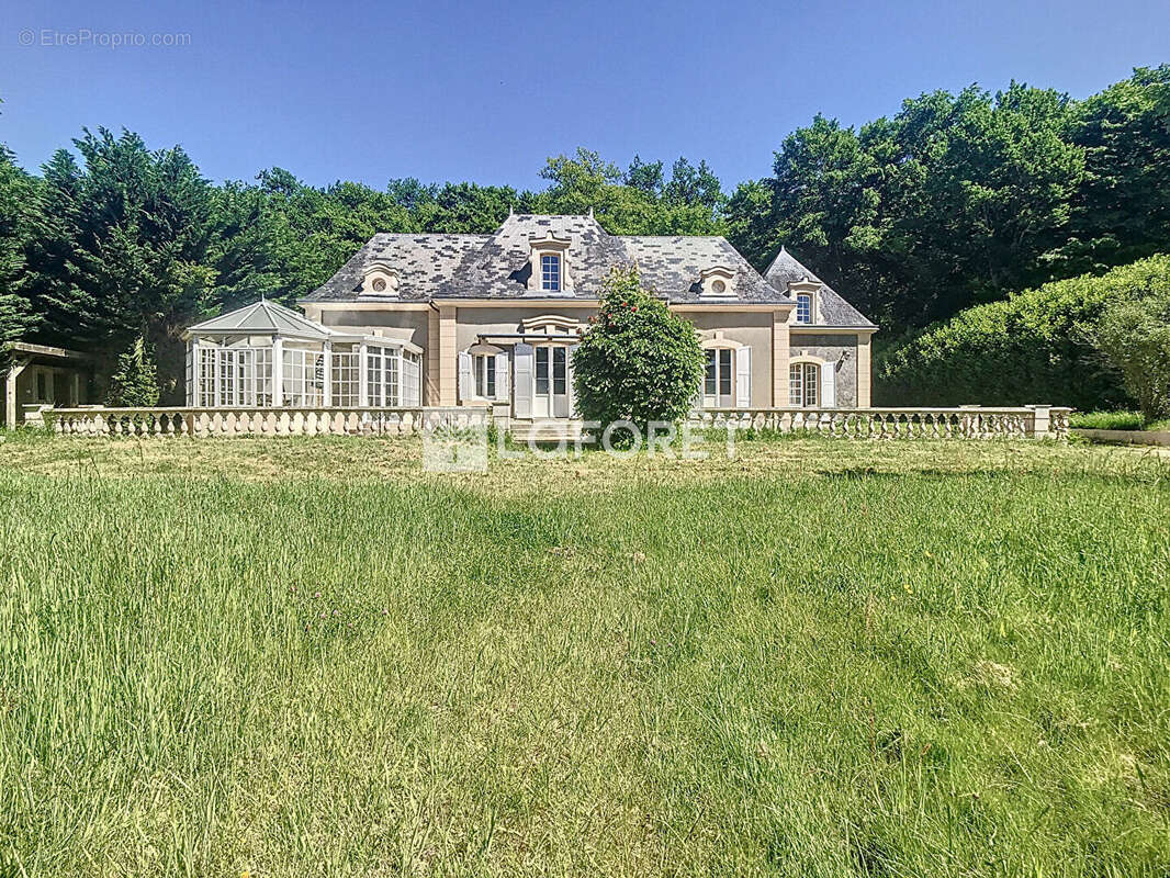 Villa Cour Cheverny 10 pièces - photo 16