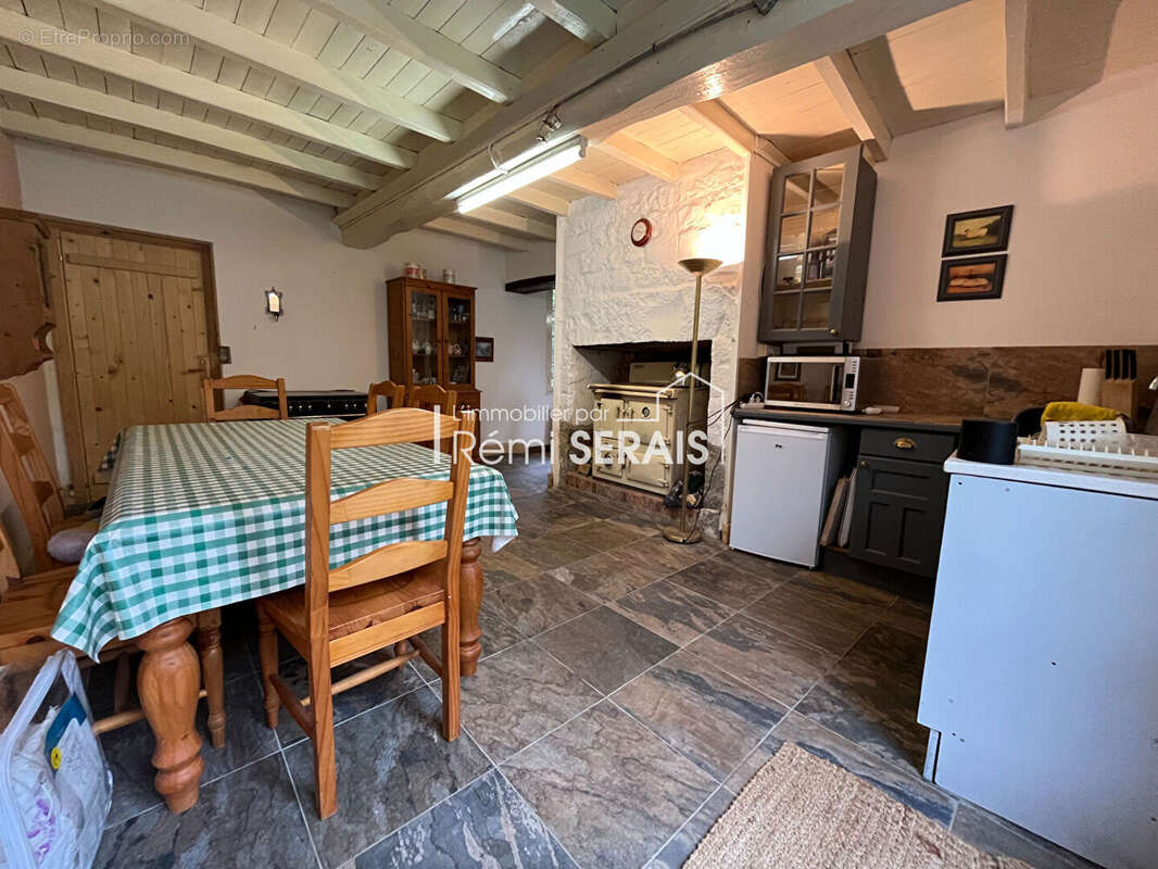 Maison à SAINT-ROCH-SUR-EGRENNE