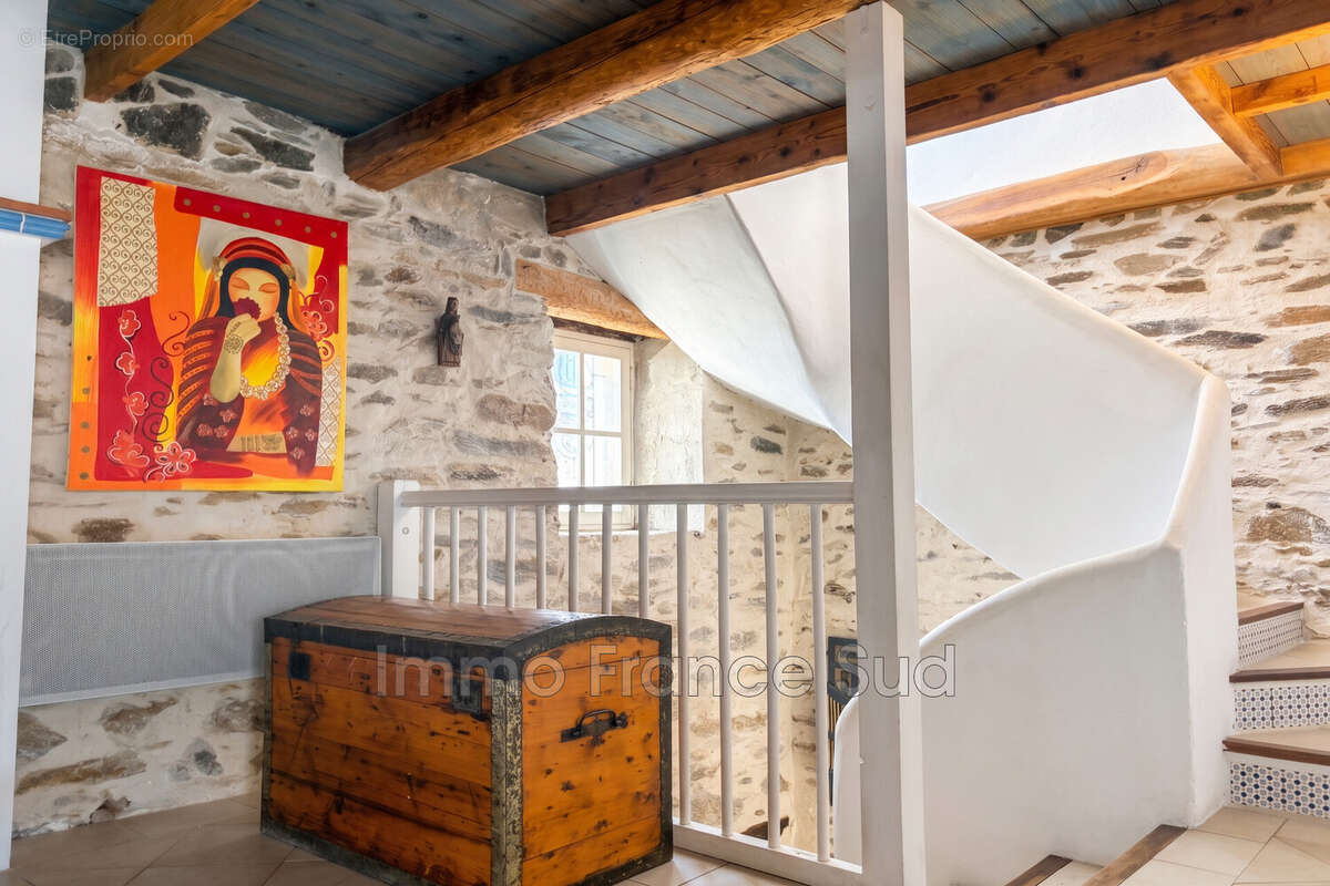 Maison 120 m² à La Garde-Freinet  - photo 7