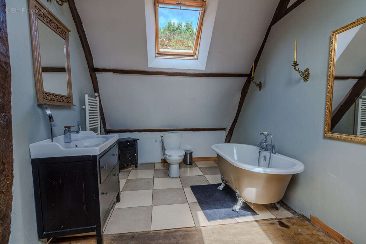 Manche : Maison en pierre de 3 chambres avec studio, écuries et terrain. - photo 15