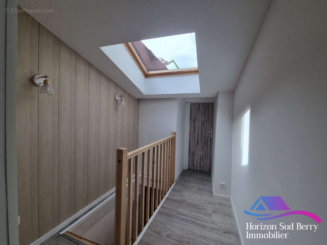 Palier - Maison à LA CHATRE