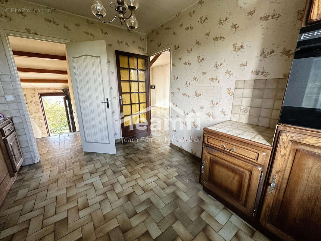 Maison à CELLES-SUR-DUROLLE