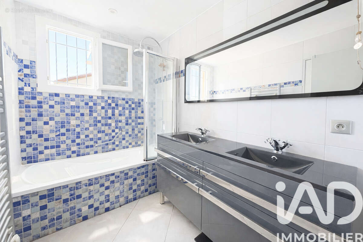 Photo 8 - Maison à LE PONTET