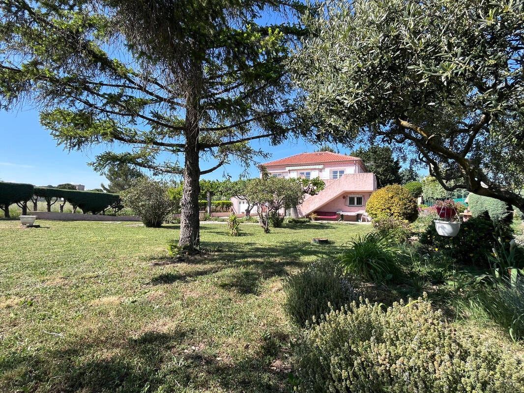 Maison à SUZE-LA-ROUSSE