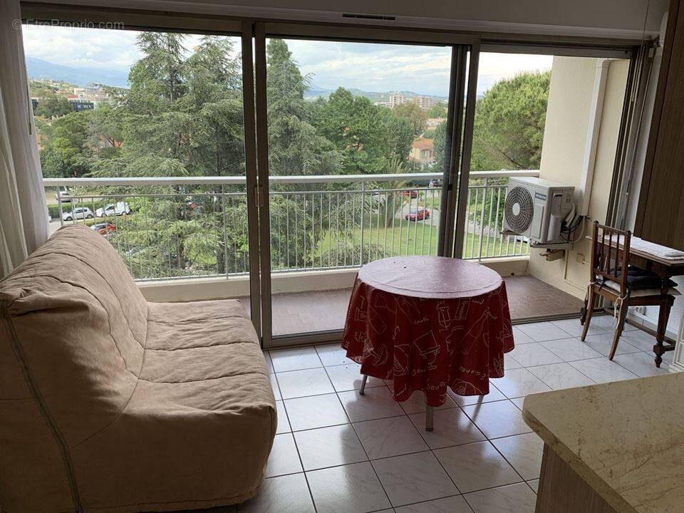 Appartement à MANDELIEU-LA-NAPOULE