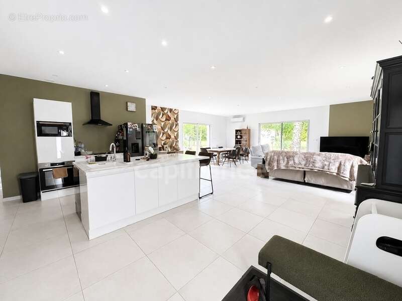 Maison à vendre 4 pièces LA TREMBLADE (17) - Garage - Terrain de 587m² - photo 6