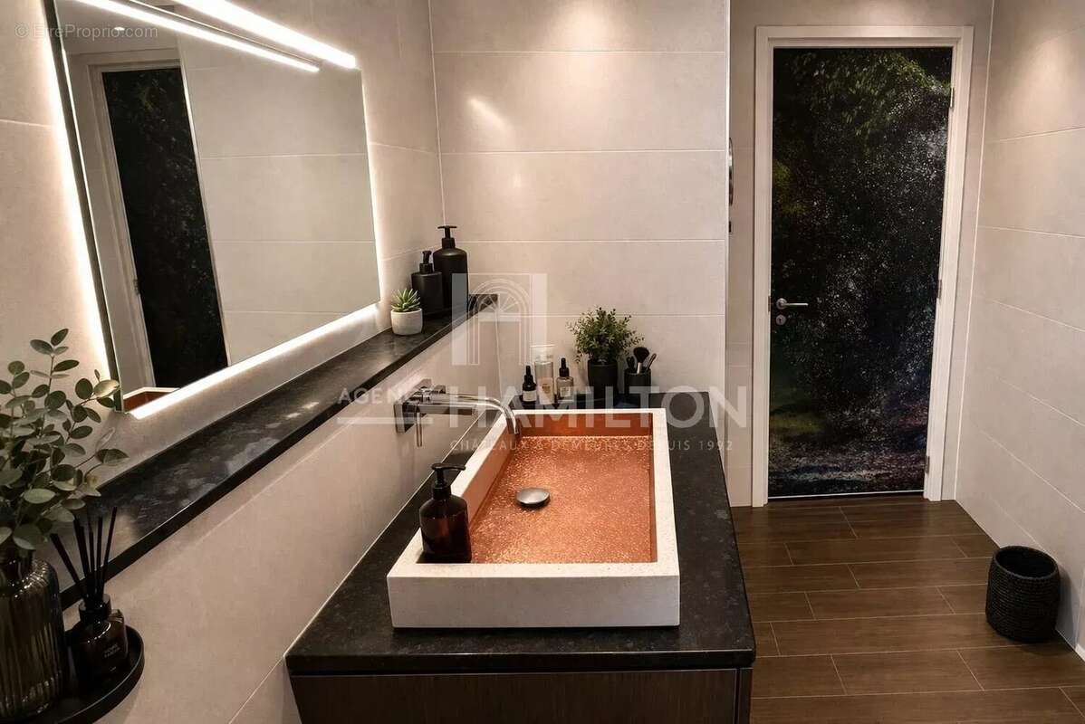 Appartement à VALBONNE