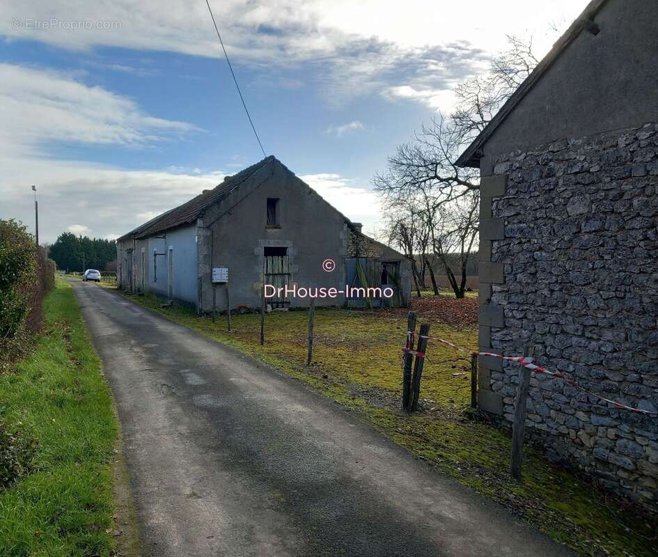 Maison à POULIGNY-SAINT-PIERRE